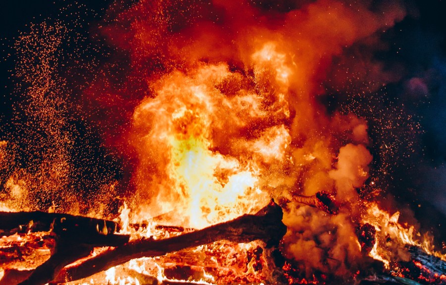 christopher-burns-gyrrWzwqm5Y-unsplash